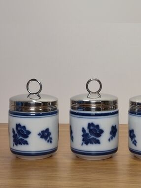 Williams-Sonoma Blue Floral Porcelain Spice Mini Jars Chrome Lids Set of 3